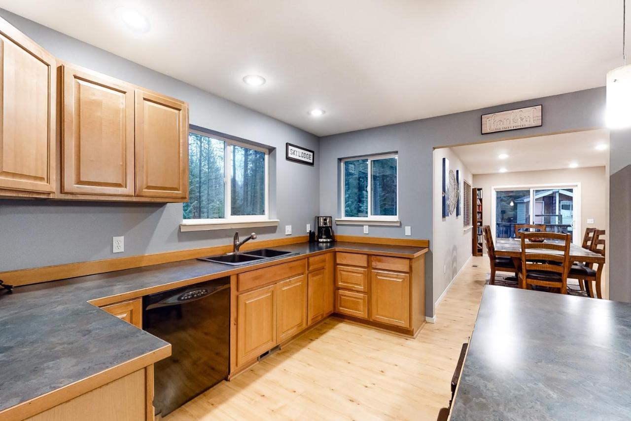 Wooded Wonder Villa Sandpoint Bagian luar foto